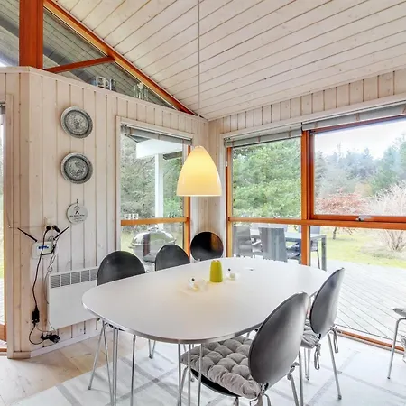 Arngerd - 450m From The Sea By Interhome Лёккен